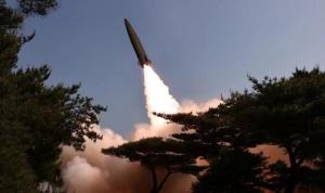 朝鲜成功试射新型战术弹道导弹 搭载4.5吨级弹头