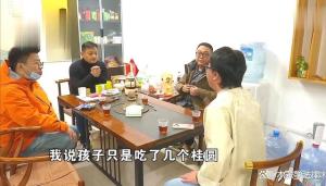 孩子往兜揣龙眼 母亲怼超市:凭啥说是偷 处理方式引争议