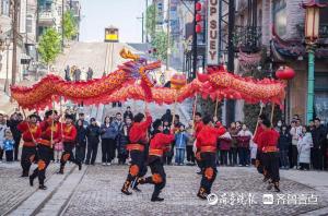 数万游客打卡《唐探1900》拍摄地 春节旅游开门红