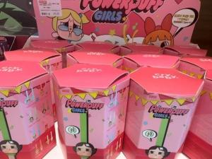 泡泡玛特回应充电线疑烧坏万元手机 消费者索赔遭拒引发争议