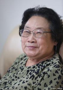 洋小伙的中醫(yī)偶像是屠呦呦 中醫(yī)智慧獲世界認(rèn)可