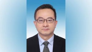 國務院任免國家工作人員：顏清輝任人社部副部長 資深社保專家履新