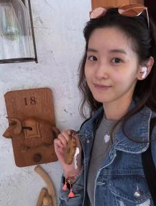 31歲“奶茶妹妹”章澤天更新旅行照 素顏登山生命力滿滿