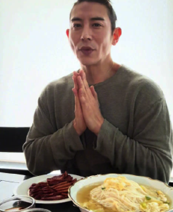 被模仿吃飯的韓國(guó)霸總回應(yīng)中國(guó)網(wǎng)友：沒(méi)想到這么快就傳到國(guó)外去了