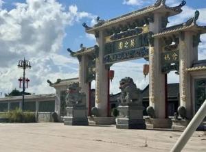 潮汕天價(jià)違建曾被貼封條遭拆門施工 工業(yè)區(qū)驚現(xiàn)"故宮分院