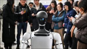 今年人形機器人賽道已涌進超180億元 資本狂熱期來臨