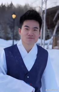 董宇輝見證寧夏治沙成果 趣談生態(tài)治理