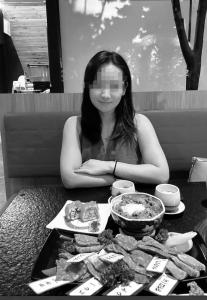 疑被蛇咬身亡女子堂姐：沒提任何索賠 直播回應(yīng)疑問澄清事實(shí)