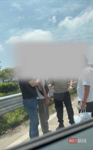 司機(jī)強(qiáng)裝鎮(zhèn)定跨省送逃犯歸案 正義行程獲贊