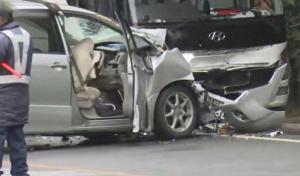現(xiàn)場：載中國游客大巴在日本出車禍
