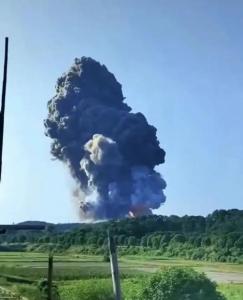 湖南煙花廠爆炸致9死26傷 雨水漫灌引發(fā)悲劇