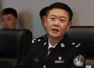 許言午好想報(bào)警又怕來的是孫飛 十三年隱忍終見光明