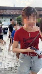 紅衣女子強(qiáng)拉游客罵全家 被列黑名單 涉事者遭處罰并道歉