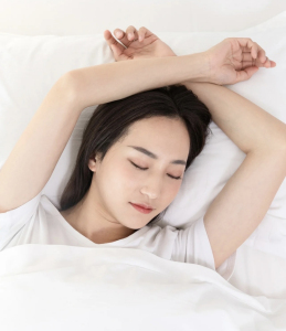 睡覺把手舉過頭頂有何健康隱患,？
