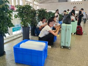 綿陽(yáng)火車(chē)站空調(diào)效果差遭吐槽 乘客熱盼清涼