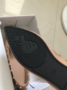 買鞋要記得一定要看鞋底