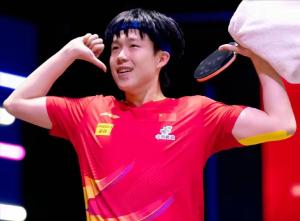 王楚钦首局11比7 状态火热开门红