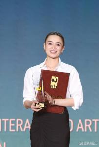 宋佳：提名金鸡奖最佳女主角特别开心 荣幸与梦想同行