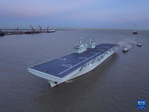 海军四川舰顺利完成首次航行试验 达到预期效果