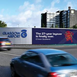 苏格兰时隔28年重返世界杯 机场标语庆贺归航