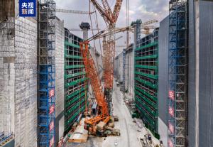 千噸級“巨無霸”就位：平陸運河船閘安裝完成