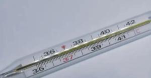 水銀體溫計將禁產(chǎn) 有人囤貨100支 懷舊與安全的碰撞