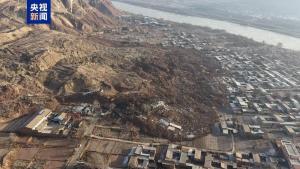 甘肅永靖滑坡致45戶房屋被埋 無人員傷亡