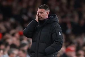 狼队全场打进3球两送乌龙 乌龙球创尴尬纪录