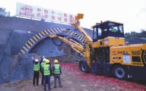 长赣高铁湖南段首座隧道进洞施工 最长隧道启动建设