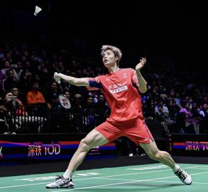 石宇奇“天王杯”男单登顶冠军