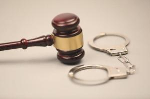 男子强行与女子发生关系获刑 虚构身份骗信任