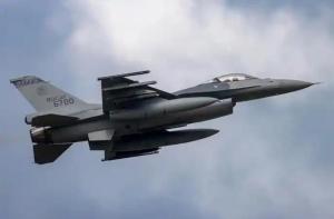 台军一架F-16战机失事，飞行员疑跳伞 紧急搜救启动