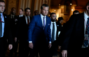 “美军机伪装后发动袭击”，五角大楼回应 战争罪争议升级