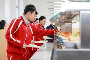 2027年底前北京中小学实现校内供餐 全面推进食堂改造