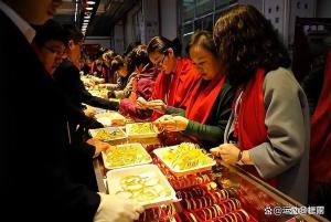 海南免税金镯省1.3万 游客激增带动消费热潮