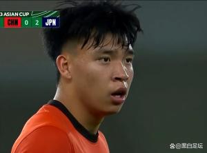 身价暴跌？王钰栋亚洲杯决赛隐身，成国足丢球罪人，留洋已刻不容缓 个人表现拖累全队
