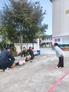 退役运动员支教云南山区3年 用奖牌换孩子的未来