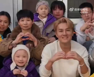 吴克群向40多个抗癌家庭捐款10万！吴克群曾帮癌症患儿家长筹钱，连麦直播收益超12万元