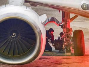 桃园机场10分钟三航班求救 罕见燃油紧急状态