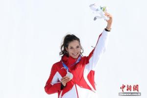 谷爱凌夺得女子坡面障碍技巧银牌 中国首枚银牌诞生