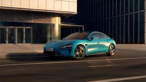 雷军晒新一代SU7照片 核心部件大升级