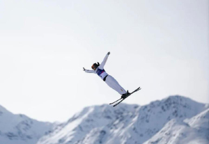 邵琪获铜牌 中国空中技巧队再创佳绩