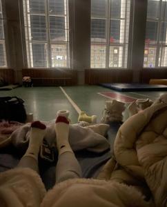 中国游客被困俄罗斯极光村超40小时 恶劣天气致滞留