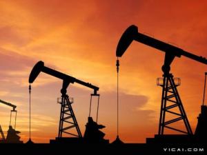 机构上调原油风险溢价 霍尔木兹海峡局势紧张