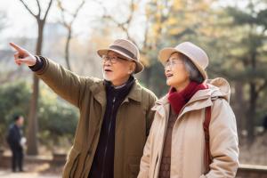 如何积极开发老年人力资源 政策与实践新进展