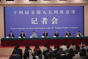 打造学生喜爱、能出汗的体育课 推动体质强健行动