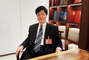 建议给生育女性补贴养老金 保障育儿期间权益