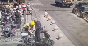 外卖小哥救人将获先锋骑手奖 平台：已为其申请“先锋骑手”奖励