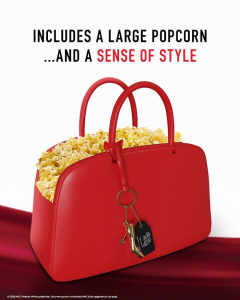 穿普拉达的女王2手提包爆米花桶 优雅红色包包来袭