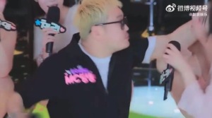 韩综男主持回应“当众殴打女搭档”：恶剪